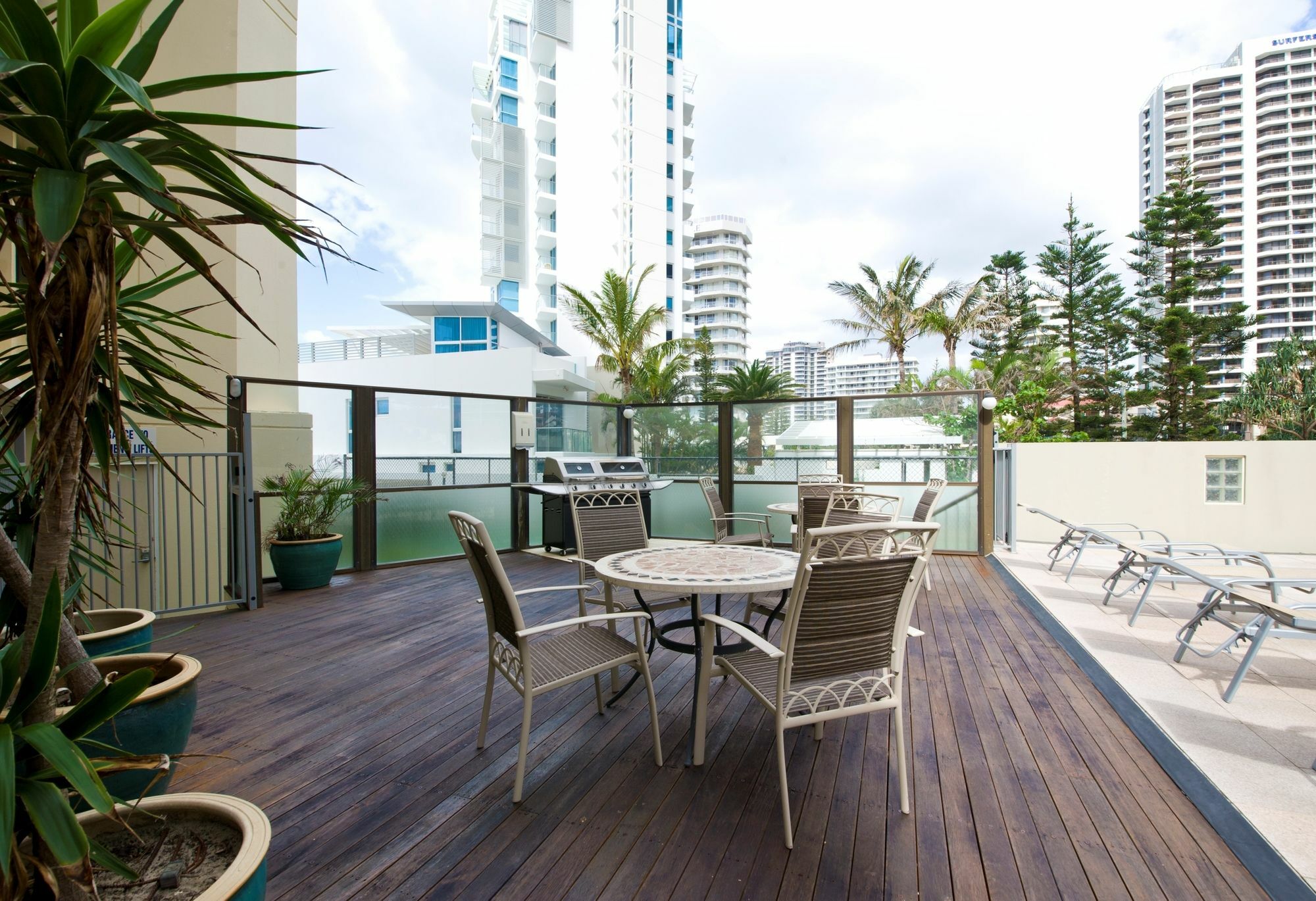 Berkeley On The Beach Gold Coast Exterior foto