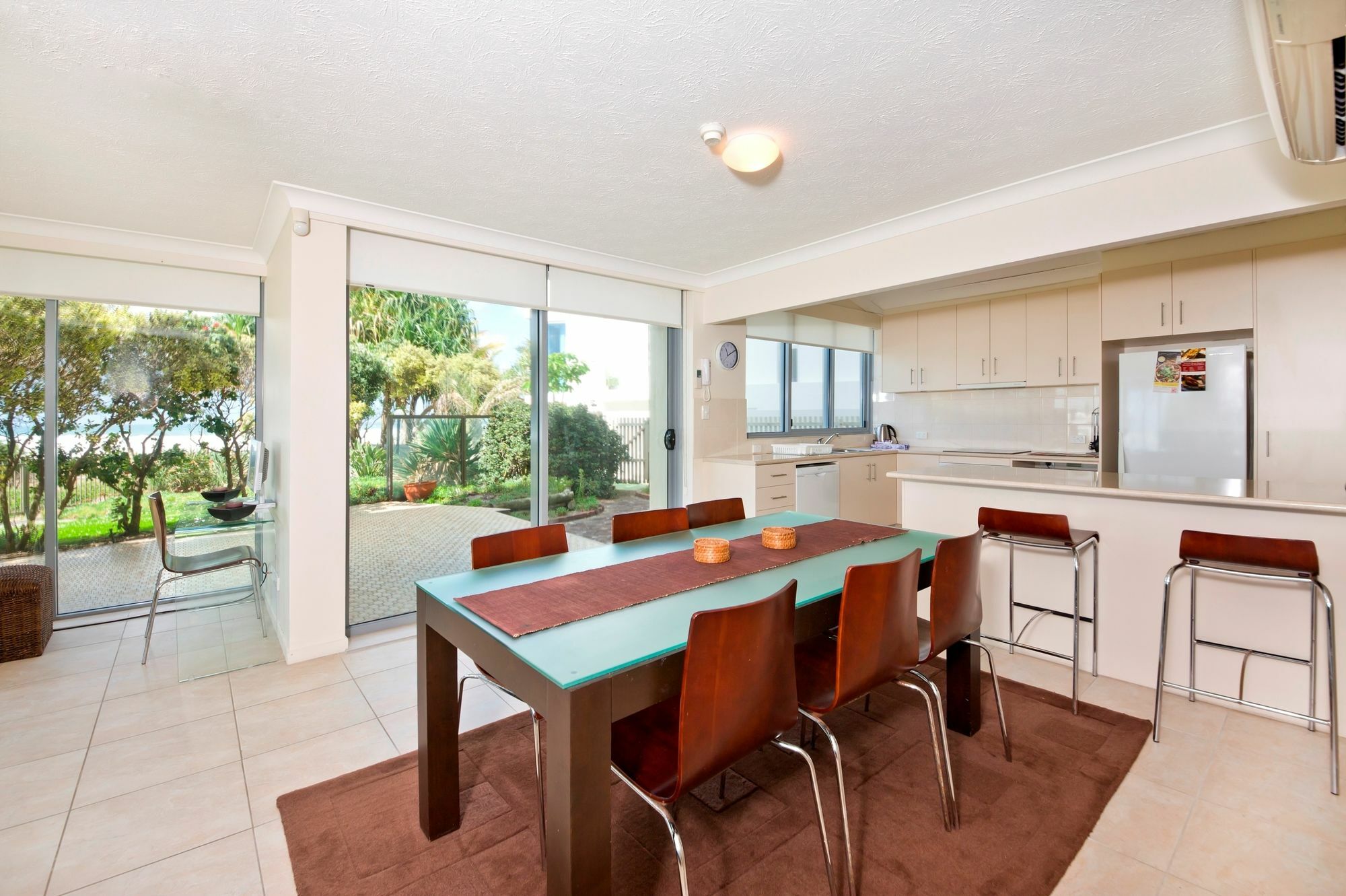 Berkeley On The Beach Gold Coast Exterior foto